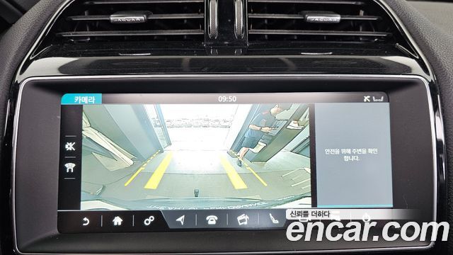 Jaguar F-PACE 20d Prestige 2018 — фото 15