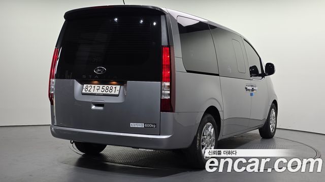 Hyundai Staria L3.5 Cargo 5-Seater Modern 2023 — фото 2
