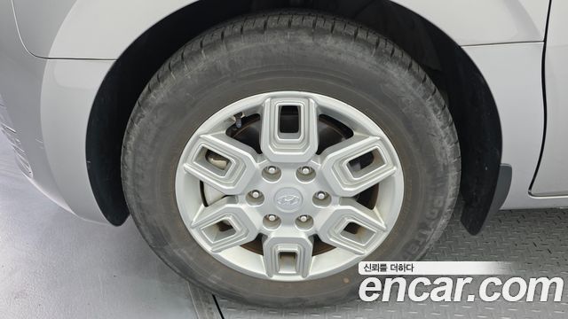 Hyundai Staria L3.5 Cargo 5-Seater Modern 2023 — фото 5