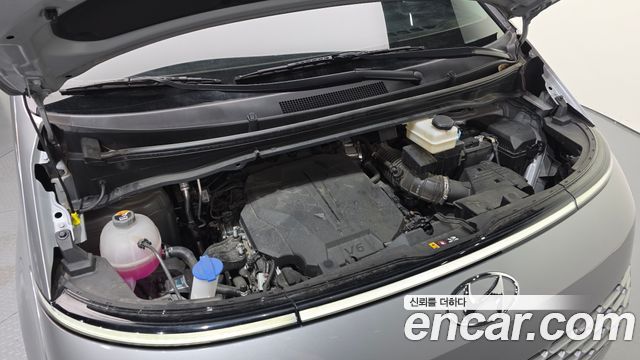 Hyundai Staria L3.5 Cargo 5-Seater Modern 2023 — фото 6