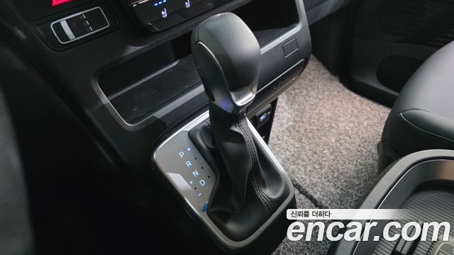 Hyundai Staria L3.5 Cargo 5-Seater Modern 2023 — фото 9