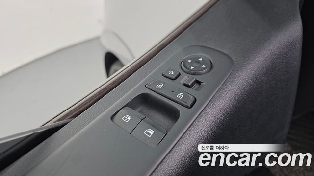 Hyundai Staria L3.5 Cargo 5-Seater Modern 2023 — фото 16