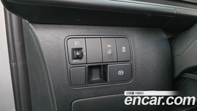 Hyundai Staria L3.5 Cargo 5-Seater Modern 2023 — фото 17
