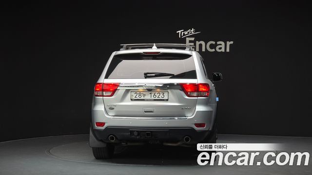 Jeep Grand Cherokee 3.0 Diesel Overland WK2 2013 — фото 4