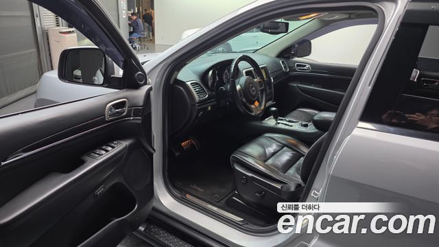 Jeep Grand Cherokee 3.0 Diesel Overland WK2 2013 — фото 10