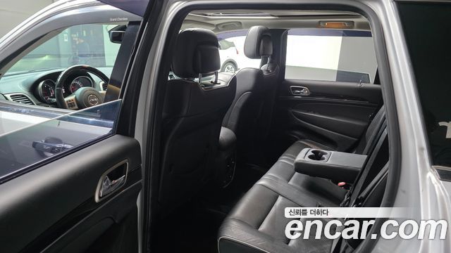 Jeep Grand Cherokee 3.0 Diesel Overland WK2 2013 — фото 11