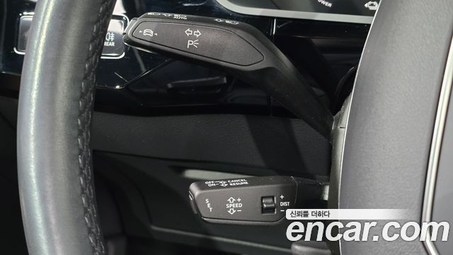 Audi e-tron 55 Quattro 2022 — фото 15