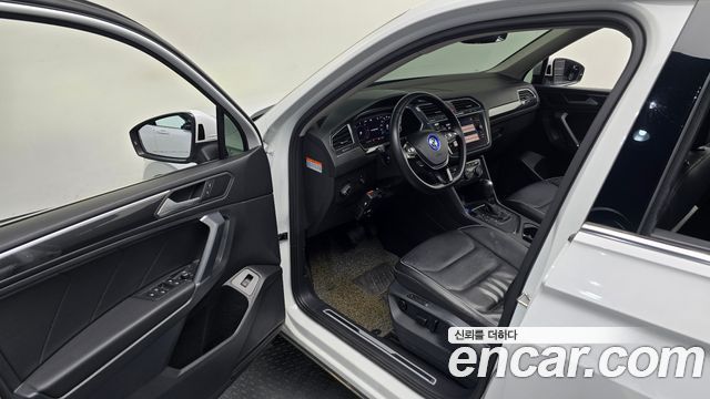 Volkswagen Tiguan Allspace 2.0 TDI Prestige 2020 — фото 11