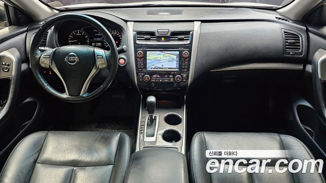 Nissan Altima 2.5 Tech L33 2015 — фото 7