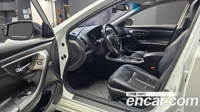 Nissan Altima 2.5 Tech L33 2015 — фото 10