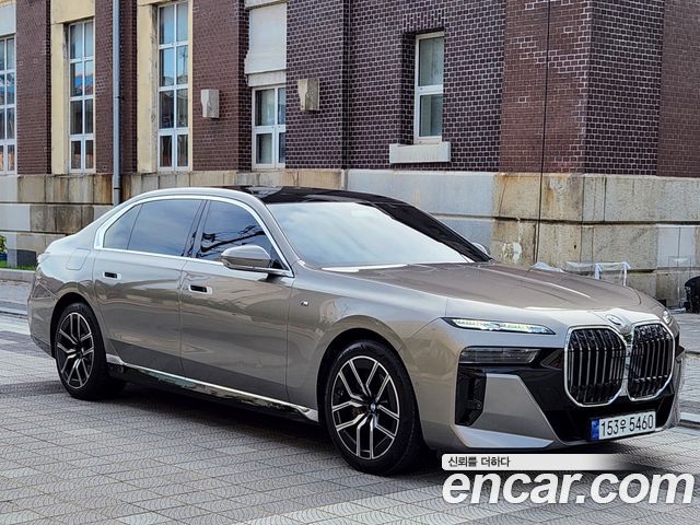BMW 7 Series (G70) 740i sDrive M Sport 2023 — фото 2