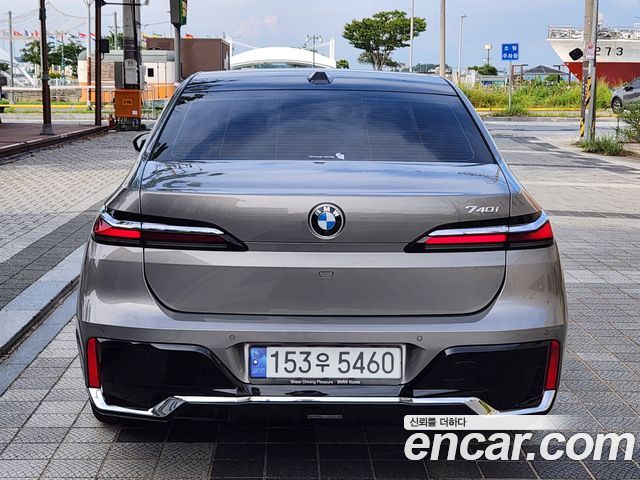 BMW 7 Series (G70) 740i sDrive M Sport 2023 — фото 4