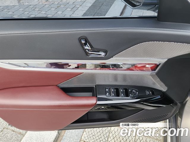 BMW 7 Series (G70) 740i sDrive M Sport 2023 — фото 8