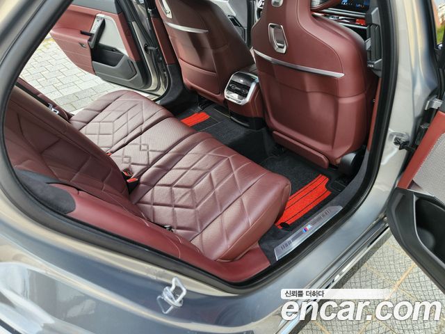 BMW 7 Series (G70) 740i sDrive M Sport 2023 — фото 15
