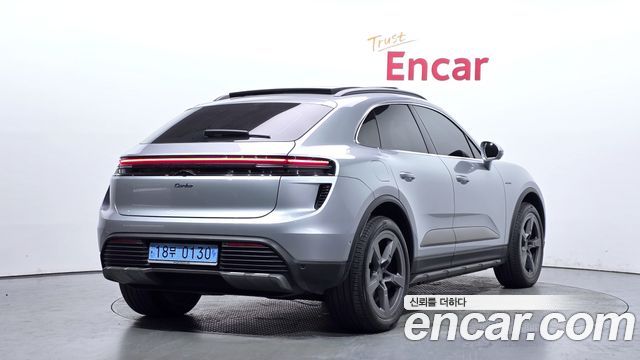 Porsche Macan EV Turbo 2025 — фото 2