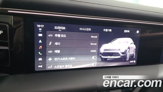 Porsche Macan EV Turbo 2025 — фото 17
