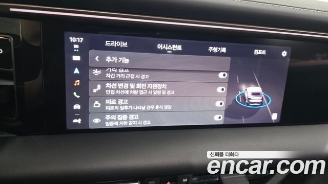 Porsche Macan EV Turbo 2025 — фото 18