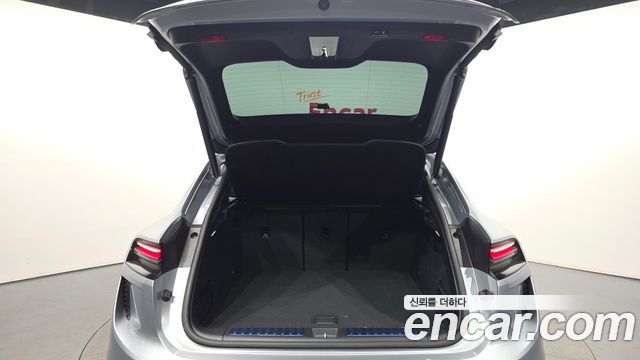 Porsche Macan EV Turbo 2025 — фото 20