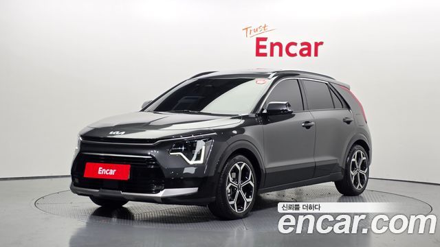 Kia Niro Signature 2023 — фото 1