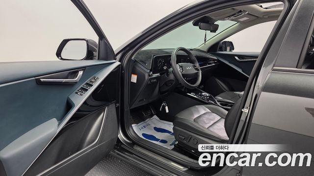 Kia Niro Signature 2023 — фото 10