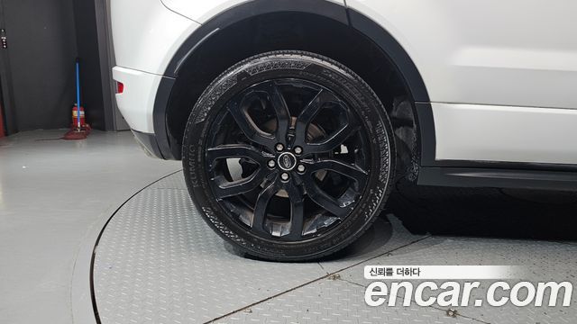 Land Rover Range Rover Evoque 2.2 SD4 Dynamic 2013 — фото 5
