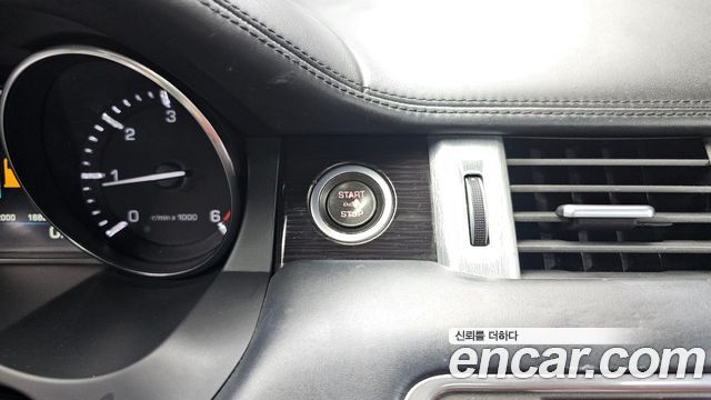 Land Rover Range Rover Evoque 2.2 SD4 Dynamic 2013 — фото 22