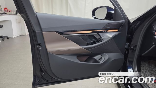 BMW 5 Series (G60) 523d M Sport 2025 — фото 24