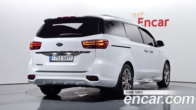 Kia Carnival 9-Seater Noblesse 2019 — фото 2