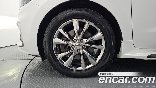 Kia Carnival 9-Seater Noblesse 2019 — фото 5