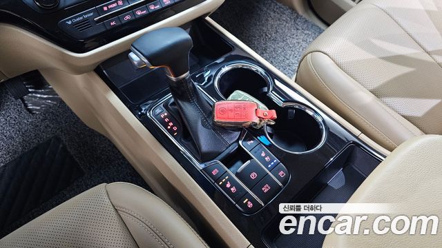 Kia Carnival 9-Seater Noblesse 2019 — фото 9