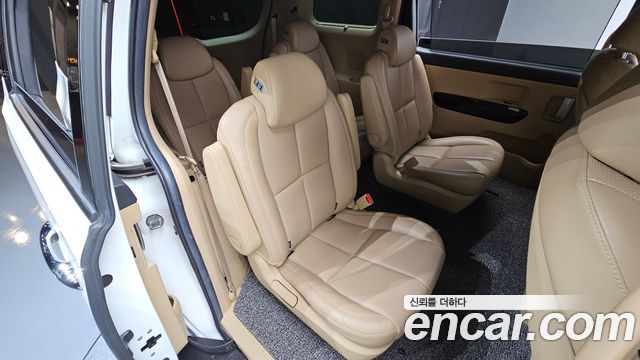Kia Carnival 9-Seater Noblesse 2019 — фото 12