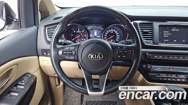 Kia Carnival 9-Seater Noblesse 2019 — фото 13