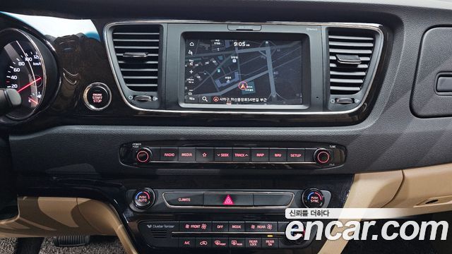 Kia Carnival 9-Seater Noblesse 2019 — фото 14