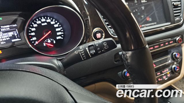 Kia Carnival 9-Seater Noblesse 2019 — фото 16