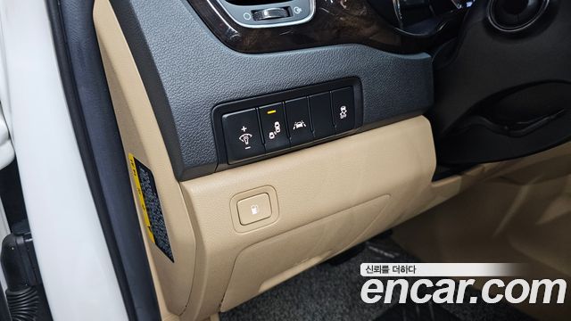 Kia Carnival 9-Seater Noblesse 2019 — фото 18