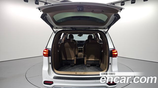 Kia Carnival 9-Seater Noblesse 2019 — фото 20