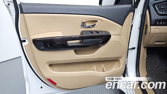 Kia Carnival 9-Seater Noblesse 2019 — фото 24