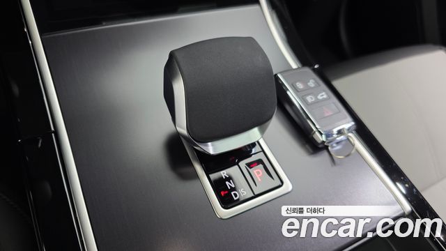 Land Rover Range Rover Velar 2.0 P250 Dynamic SE 2026 — фото 13