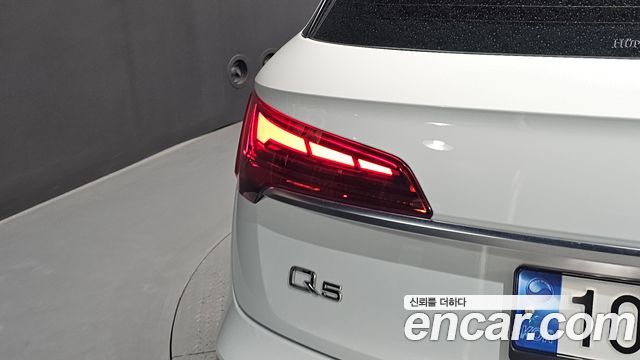 Audi Q5 (FY) 40 TDI Quattro 2022 — фото 23