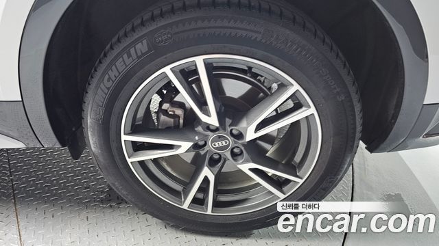Audi Q5 (FY) 40 TDI Quattro 2022 — фото 28