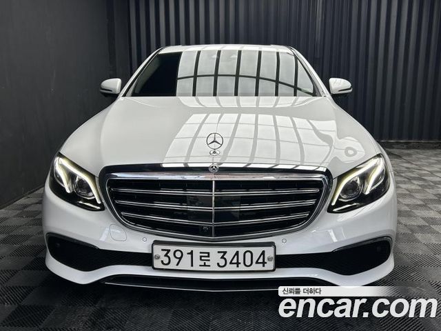 Mercedes-Benz E-Class (W213) E300e 4MATIC Exclusive 2020 — фото 1
