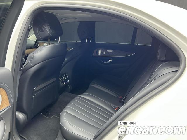 Mercedes-Benz E-Class (W213) E300e 4MATIC Exclusive 2020 — фото 8