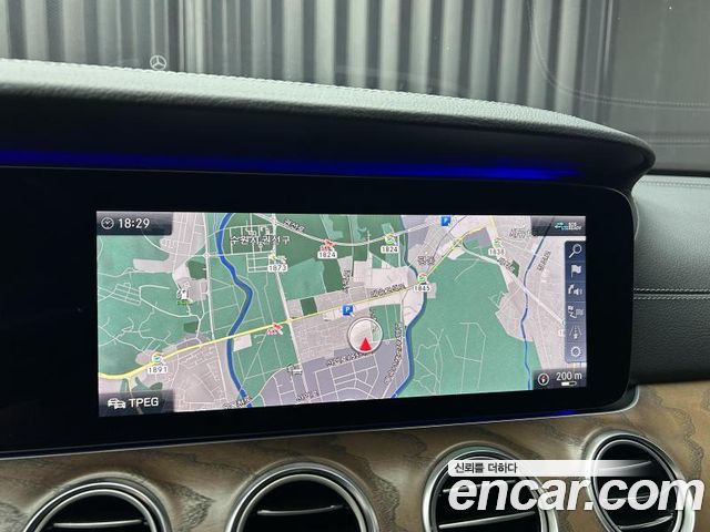 Mercedes-Benz E-Class (W213) E300e 4MATIC Exclusive 2020 — фото 10