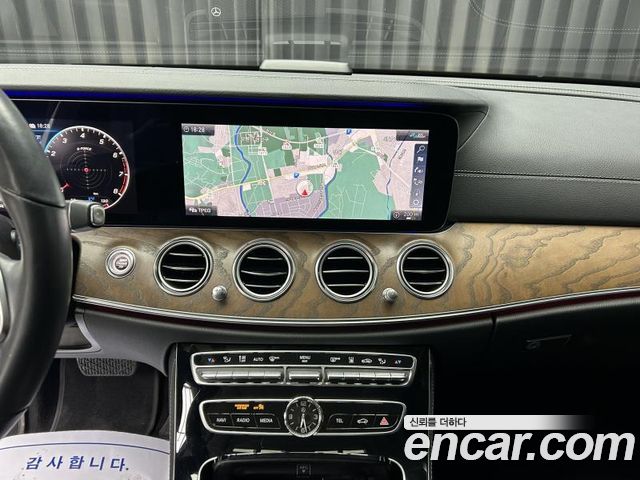 Mercedes-Benz E-Class (W213) E300e 4MATIC Exclusive 2020 — фото 16