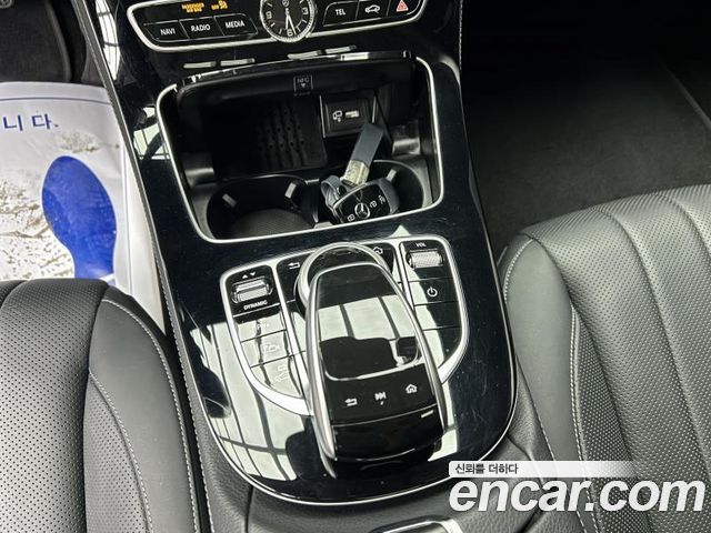 Mercedes-Benz E-Class (W213) E300e 4MATIC Exclusive 2020 — фото 18