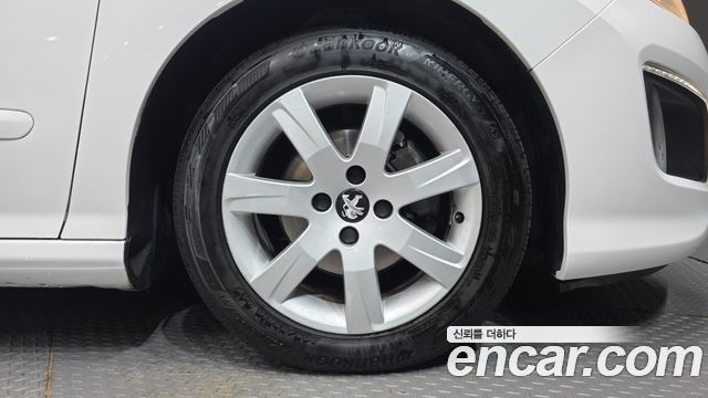 Peugeot 308 1.6 e-HDi MCP First Generation 2013 — фото 5