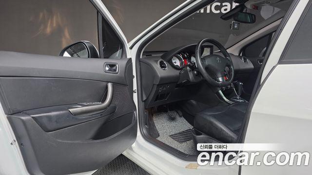 Peugeot 308 1.6 e-HDi MCP First Generation 2013 — фото 10