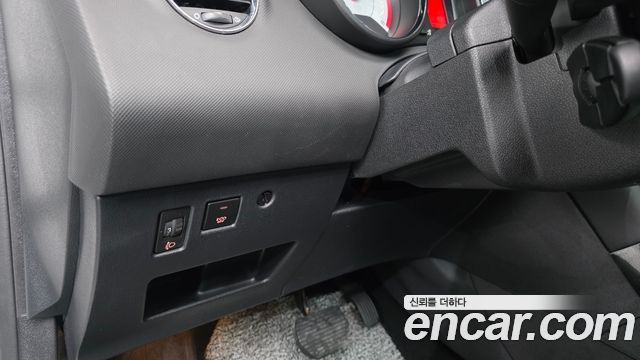 Peugeot 308 1.6 e-HDi MCP First Generation 2013 — фото 12