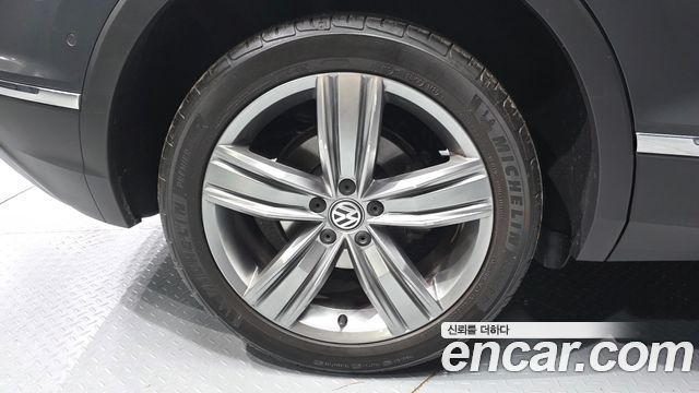 Volkswagen Tiguan (II) 2.0 TDI 4Motion Prestige 2018 — фото 5