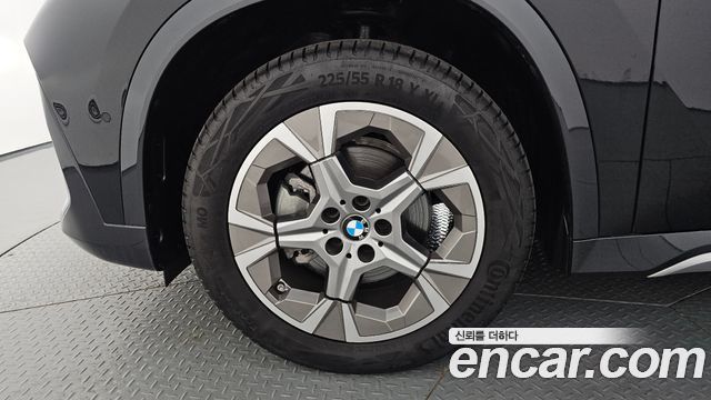 BMW X1 (U11) xDrive 20i xLine 2025 — фото 5
